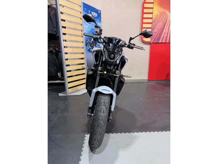 YAMAHA MT-09