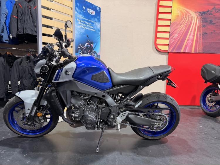 YAMAHA MT-09