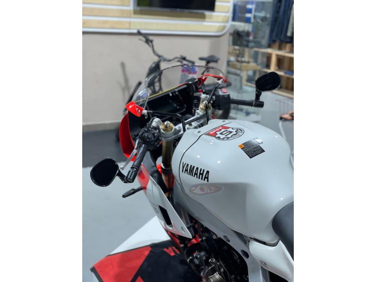 YAMAHA XSR 900 35KW 890 cm3