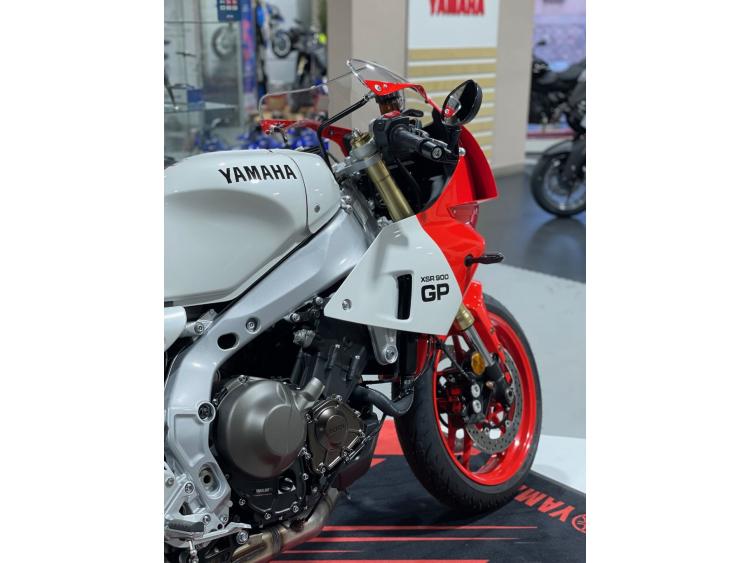 YAMAHA XSR 900 35KW 890 cm3