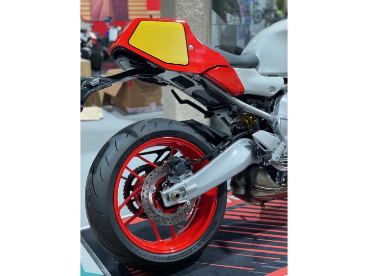 YAMAHA XSR 900 35KW 890 cm3